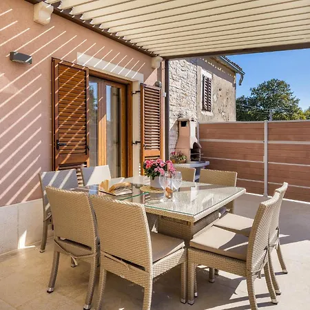 Giovanni Holiday home Pamici